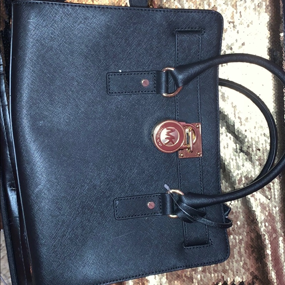 Black Hangbag